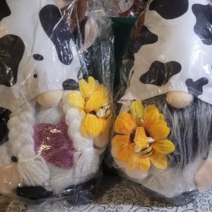 2pc Cow Gnomes 8 in